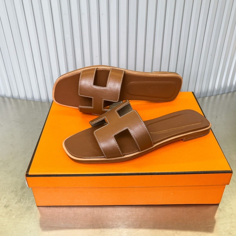 H**mes slippers